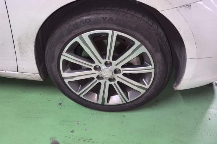 Used Peugeot 408 2018 Revised 350THP Automatic Luxury Edition Right Front Wheel Hub