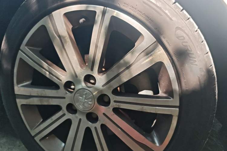 Used Peugeot 408 2018 350THP Automatic Luxury Edition Right Front Wheel Hub