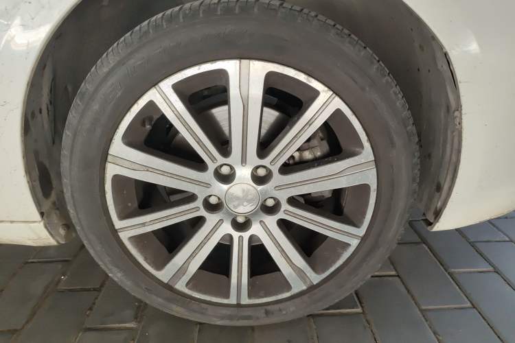 Used Peugeot 408 2018 Revised 350THP Automatic Luxury Edition Right Front Wheel Hub