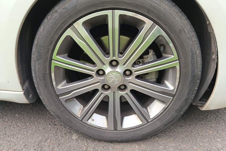 Used Peugeot 408 2018 Revised 350THP Automatic Luxury Edition Right Front Wheel Hub