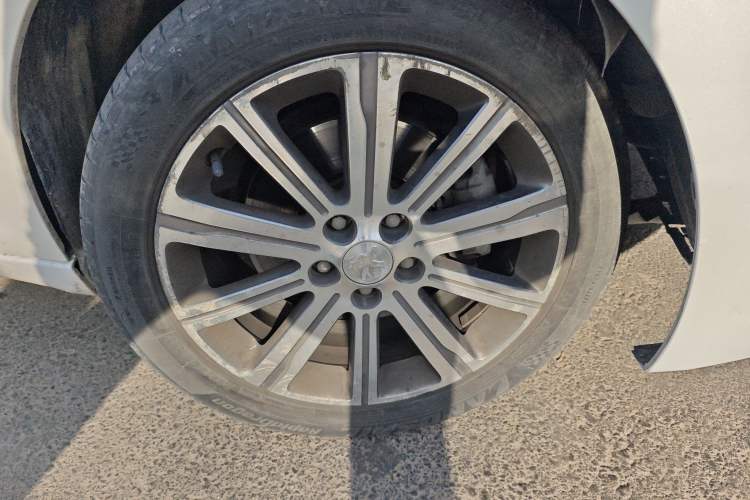 Used Peugeot 408 2018 Revised 350THP Automatic Luxury Edition Right Front Wheel Hub