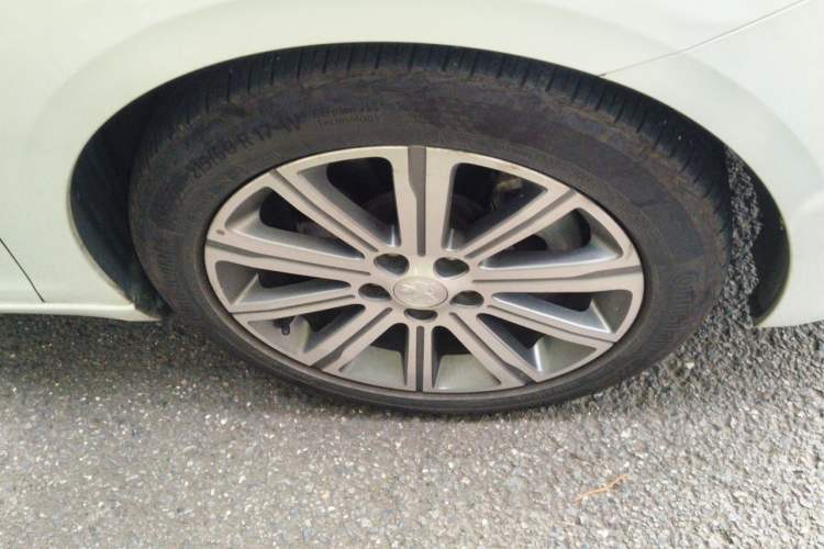 Used Peugeot 408 2018 Revised 350THP Automatic Luxury Edition Right Front Wheel Hub