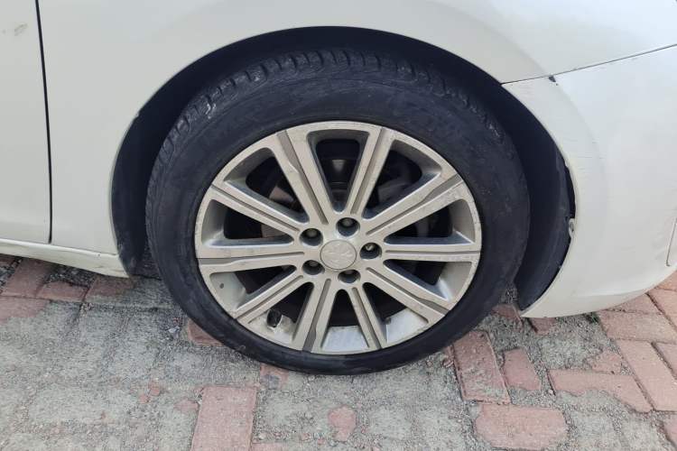Used Peugeot 408 2018 1.8L Automatic Luxury Edition Right Front Wheel Hub