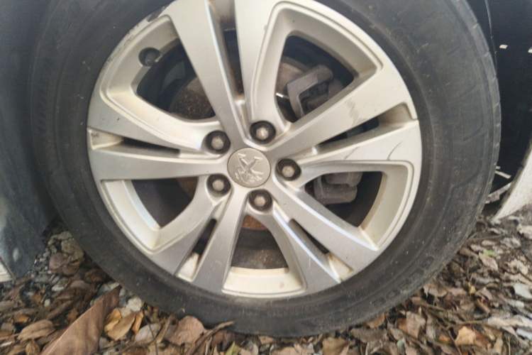 Used Peugeot 408 2018 1.8L Manual Leading Edition Right Front Wheel Hub