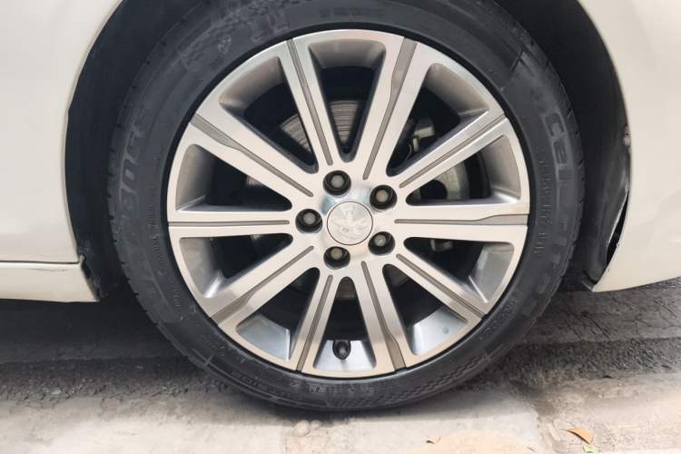 Used Peugeot 408 2018 Revised 350THP Automatic Luxury Edition Right Front Wheel Hub