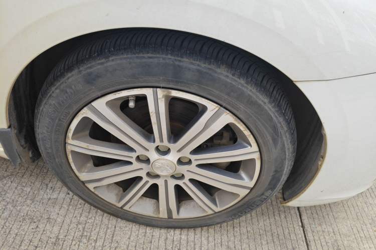 Used Peugeot 408 2018 350THP Automatic Luxury Edition Right Front Wheel Hub
