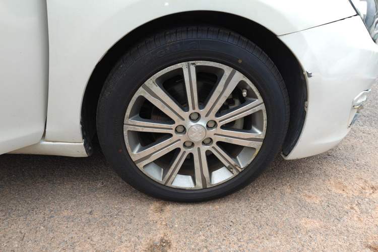 Used Peugeot 408 2018 Revised 350THP Automatic Luxury Edition Right Front Wheel Hub
