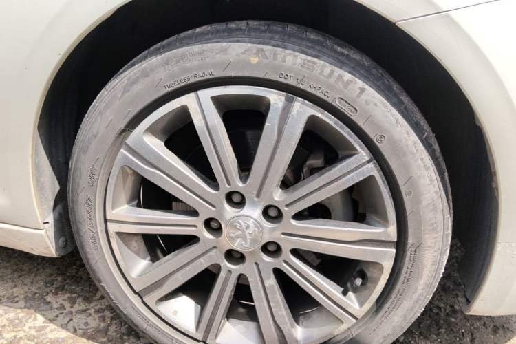 Used Peugeot 408 2018 350THP Automatic Luxury Edition Right Front Wheel Hub