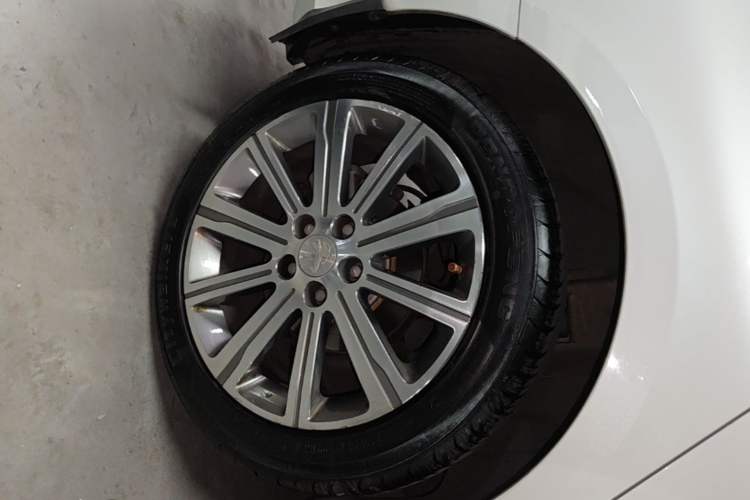 Used Peugeot 408 2018 Revised 350THP Automatic Luxury Edition Right Rear Wheel Hub