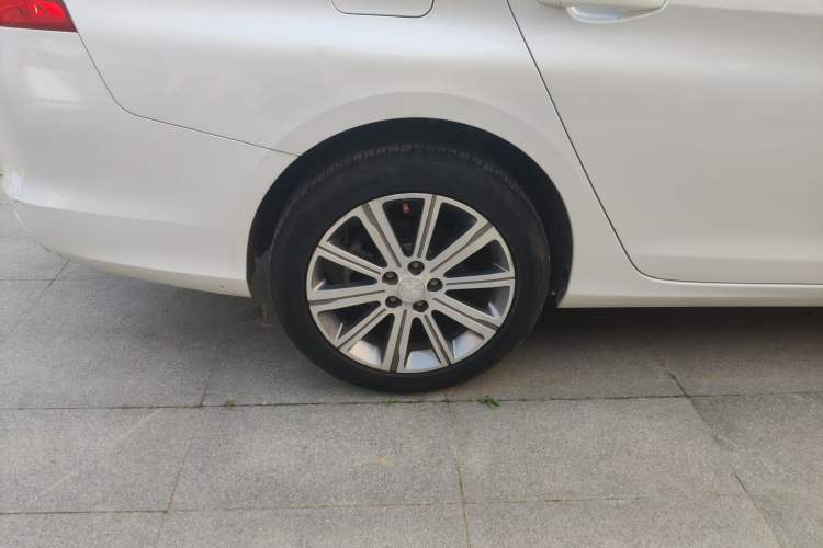 Used Peugeot 408 2018 Revised 350THP Automatic Luxury Edition Right Rear Wheel Hub