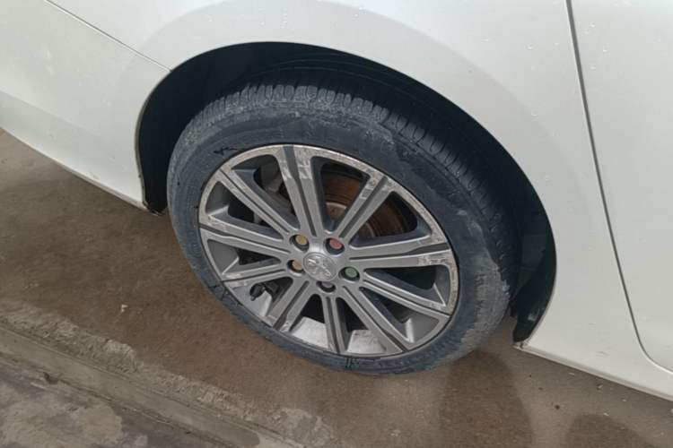 Used Peugeot 408 2018 350THP Automatic Luxury Edition Right Rear Wheel Hub