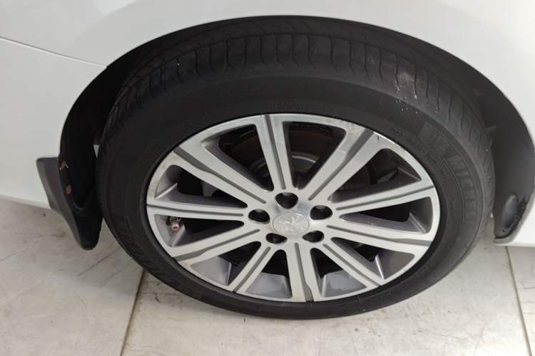 Used Peugeot 408 2018 Revised 350THP Automatic Luxury Edition Right Rear Wheel Hub