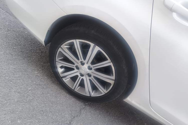 Used Peugeot 408 2018 350THP Automatic Luxury Edition Right Rear Wheel Hub