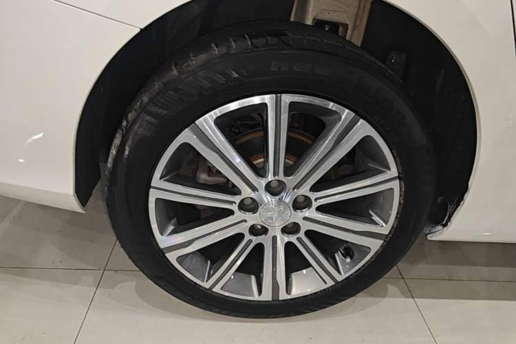 Used Peugeot 408 2018 350THP Automatic Luxury Edition Right Rear Wheel Hub