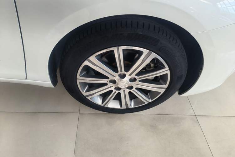 Used Peugeot 408 2018 350THP Automatic Luxury Edition Right Rear Wheel Hub