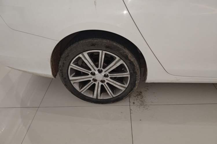 Used Peugeot 408 2018 350THP Automatic Luxury Edition Right Rear Wheel Hub