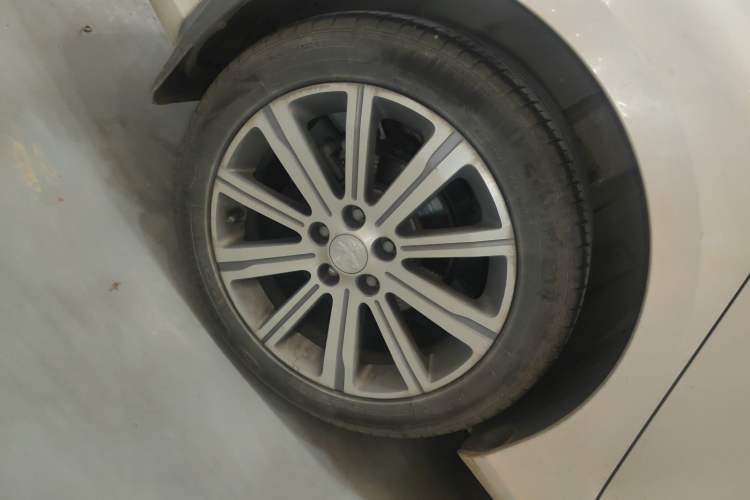 Used Peugeot 408 2018 350THP Automatic Luxury Edition Right Rear Wheel Hub