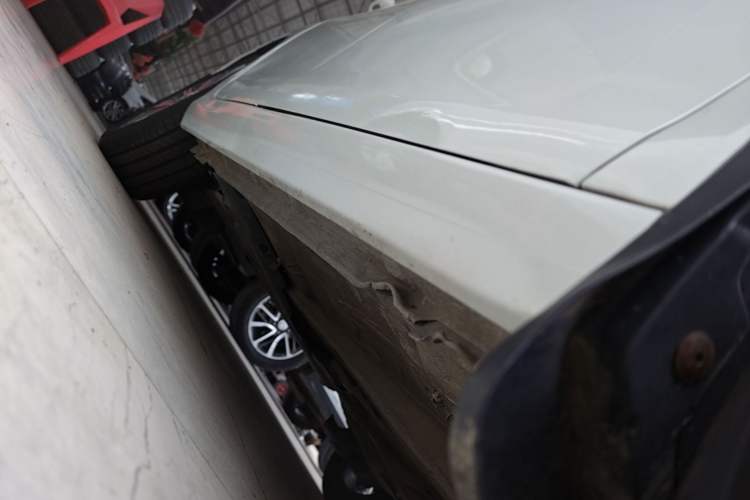 Used Peugeot 408 2018 Revised 350THP Automatic Luxury Edition Right Side Sill