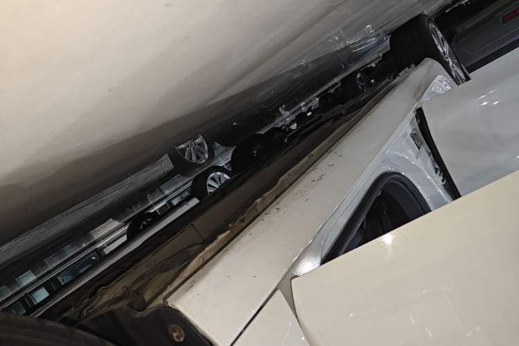 Used Peugeot 408 2018 350THP Automatic Luxury Edition Right Side Sill