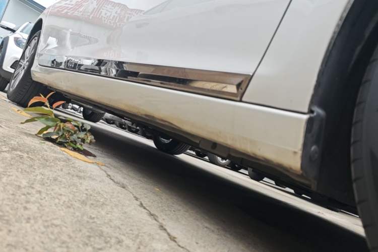 Used Peugeot 408 2018 Revised 350THP Automatic Luxury Edition Right Side Sill