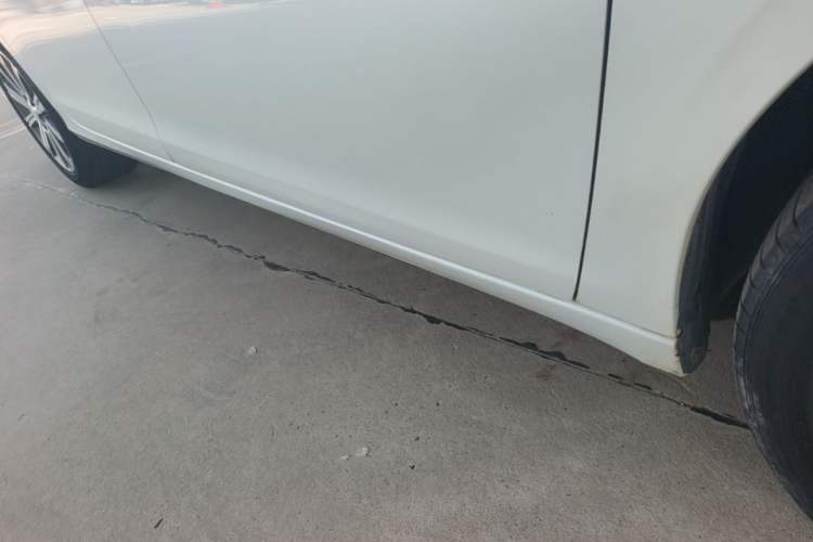 Used Peugeot 408 2018 350THP Automatic Luxury Edition Right Side Sill
