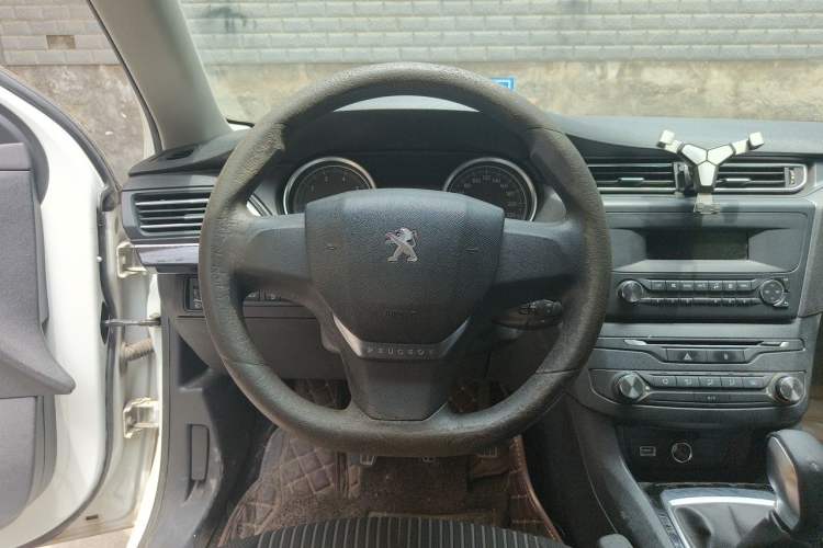 Used Peugeot 408 2018 Revised Version 1.8L Manual Leading Edition Steering Wheel