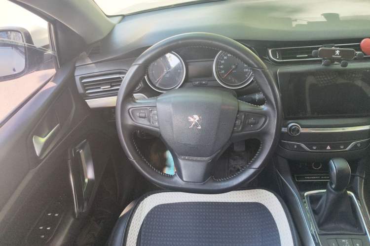 Used Peugeot 408 2018 350THP Automatic Luxury Edition Steering Wheel