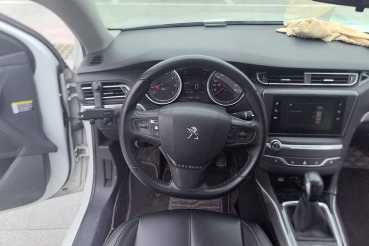 Used Peugeot 408 2018 350THP Automatic Luxury Edition Steering Wheel