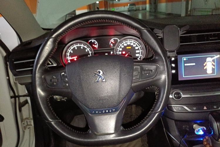 Used Peugeot 408 2018 Revised Version 1.8L Automatic Luxury Edition Steering Wheel