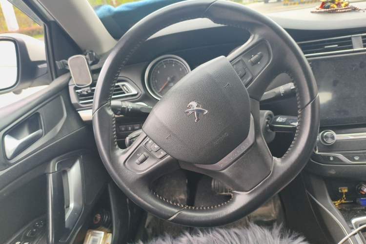 Used Peugeot 408 2018 Revised Version 1.8L Automatic Luxury Edition Steering Wheel