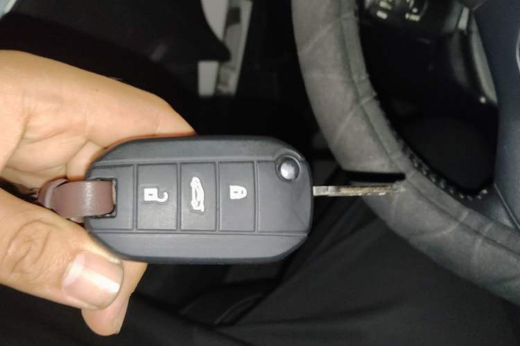 Used Peugeot 408 2018 Revised Version 1.8L Automatic Luxury Edition Vehicle Key