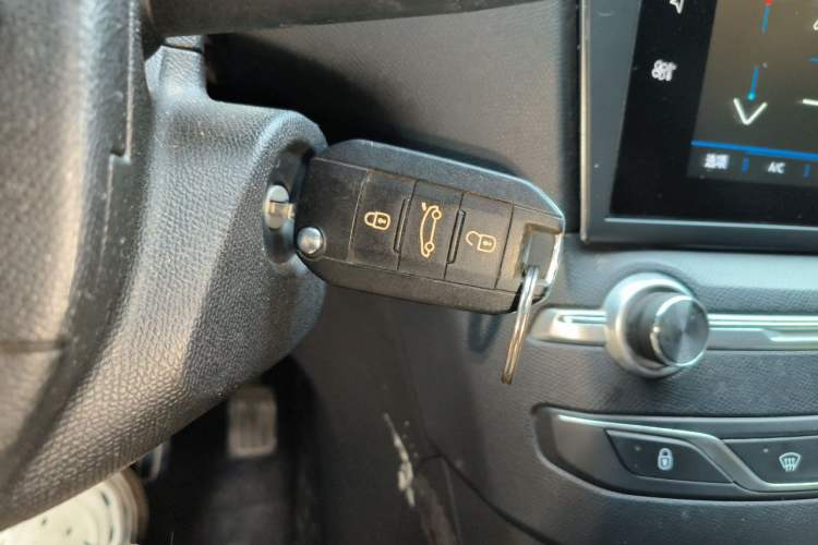 Used Peugeot 408 2018 Revised Version 1.8L Automatic Luxury Edition Vehicle Key