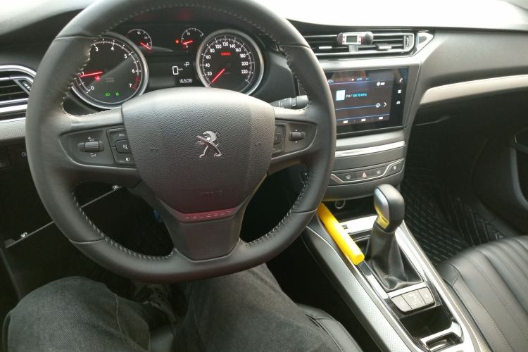 Used Peugeot 408 2019 230THP Automatic Luxury Edition China V Standard Center Console