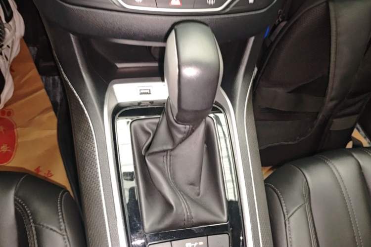 Used Peugeot 408 2019 350THP Automatic Luxury Edition China V Standard Gear Lever