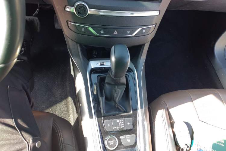 Used Peugeot 408 2019 350THP Automatic Prestige Version China V Standard Gear Lever