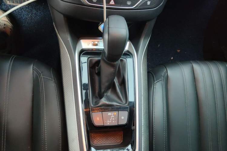 Used Peugeot 408 2019 230THP Automatic Luxury Edition China V Standard Gear Lever