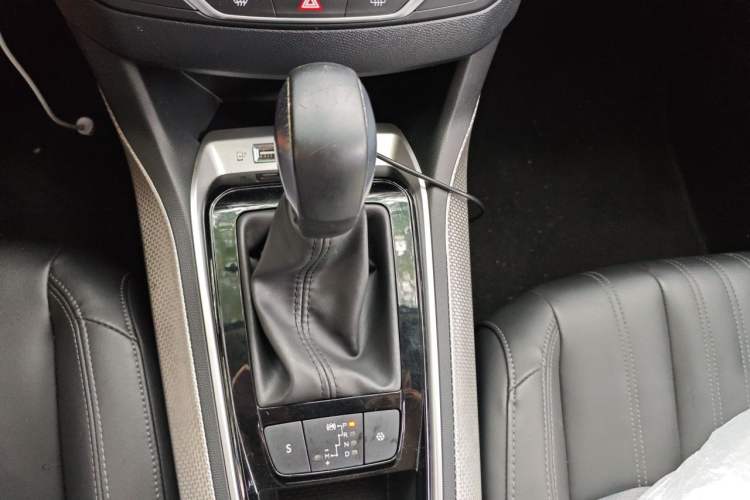 Used Peugeot 408 2019 350THP Automatic Luxury Edition China V Standard Gear Lever