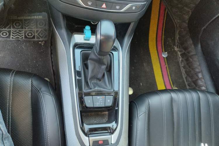 Used Peugeot 408 2019 350THP Automatic Luxury Edition China V Standard Gear Lever