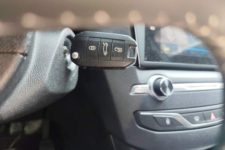 Used Peugeot 408 2019 230THP Automatic Luxury Edition China VI Standard Interior 1