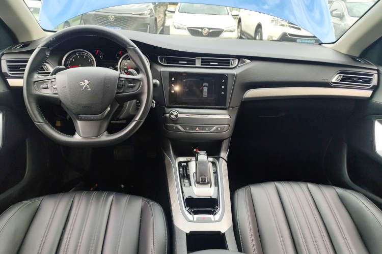 Used Peugeot 408 2019 230THP Automatic Luxury Edition China VI Standard Interior 2
