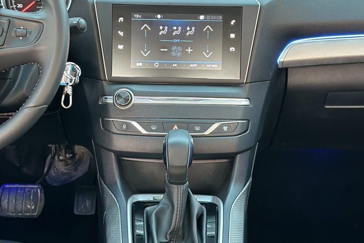 Used Peugeot 408 2019 350THP Automatic Luxury Edition China V Standard Interior 3
