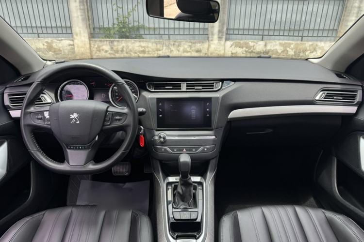Used Peugeot 408 2019 350THP Automatic Luxury Edition China V Standard Interior 4