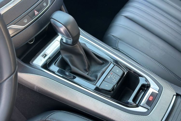 Used Peugeot 408 2019 350THP Automatic Luxury Edition China V Standard Interior 4