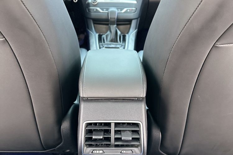 Used Peugeot 408 2019 350THP Automatic Luxury Edition China V Standard Interior 8