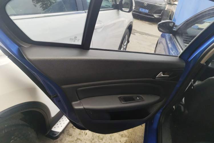 Used Peugeot 408 2019 230THP Automatic Luxury Edition China VI Standard Interior 8