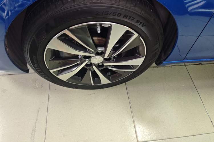 Used Peugeot 408 2019 360THP Automatic Luxury Edition China VI Standard Left Front Wheel Hub