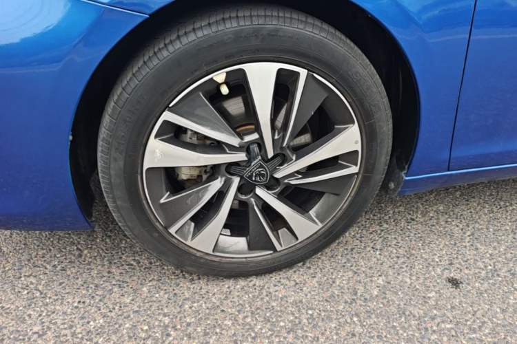 Used Peugeot 408 2019 230THP Automatic Luxury Edition China V Standard Left Front Wheel Hub