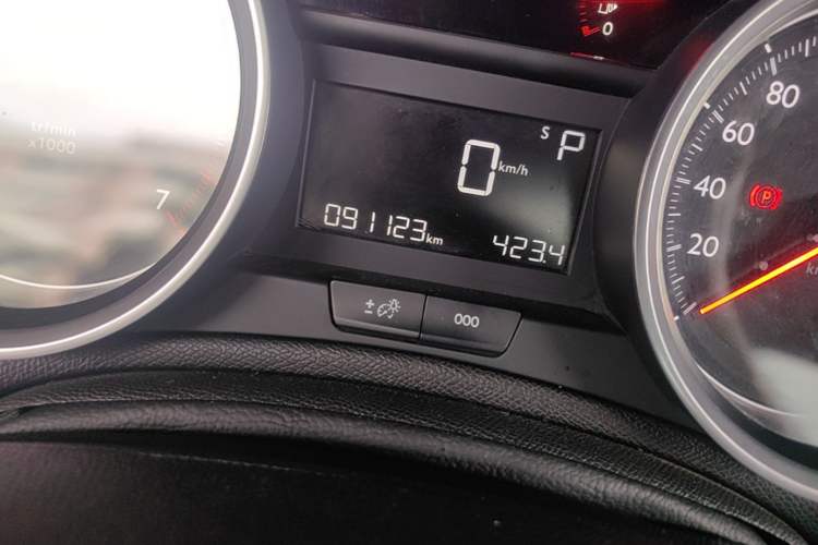 Used Peugeot 408 2019 350THP Automatic Luxury Edition China V Standard Odometer Close Up