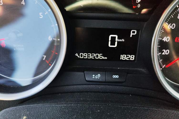 Used Peugeot 408 2019 350THP Automatic Luxury Edition China V Standard Odometer Close Up