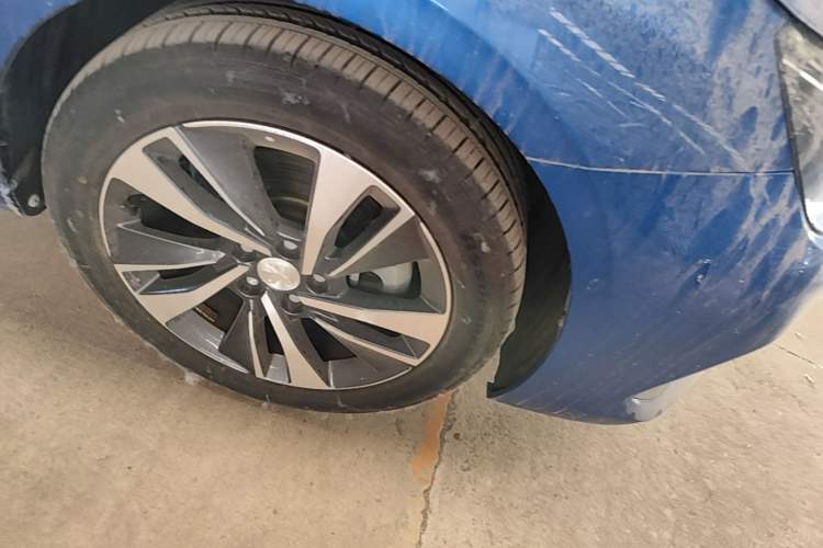 Used Peugeot 408 2019 350THP Automatic Prestige Edition China V Standard Right Front Wheel Hub